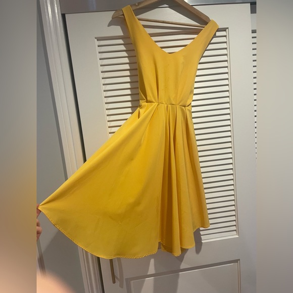 Beautiful yellow dress, perfect for summer weddings and outings! - Picture 2 of 4
